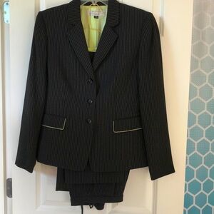 COPY - Tahari Suit - Jacket and Pants - EUC